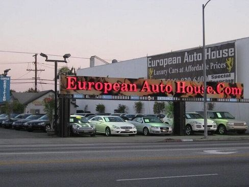 Used 2014 Mercedes-Benz E 350 4MATIC Sedan image 52