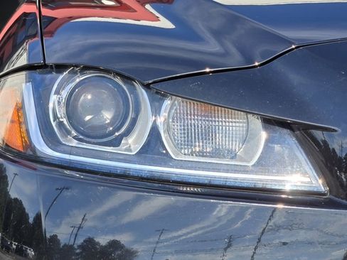 Used 2020 Jaguar F-PACE Premium image 12