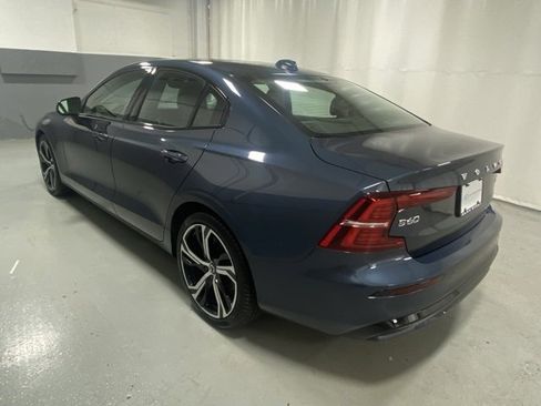 Certified 2025 Volvo S60 B5 Core image 2