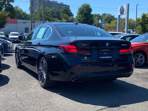 Used 2023 BMW 530e xDrive w/ Premium Package image 3