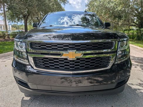 Used 2019 Chevrolet Suburban LT AWD/4WD image 2