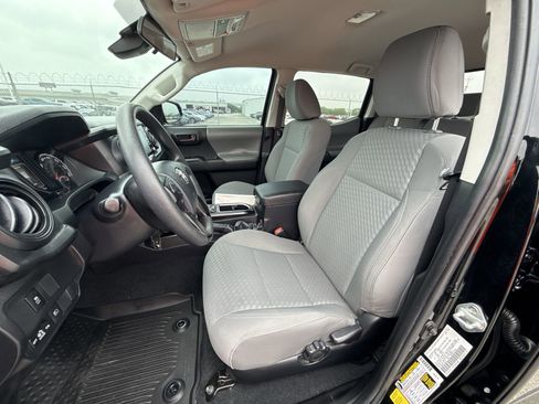 Used 2023 Toyota Tacoma SR AWD/4WD image 13