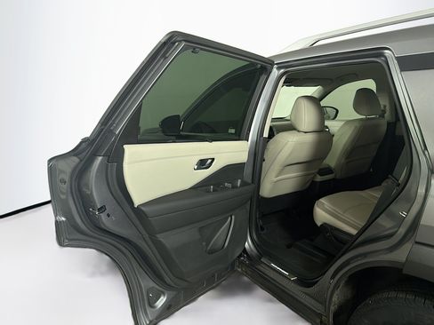 Used 2023 Nissan Pathfinder SL w/ Lighting Package (N92) FWD image 25