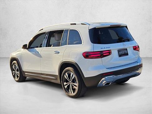 Used 2025 Mercedes-Benz GLB 250 image 8