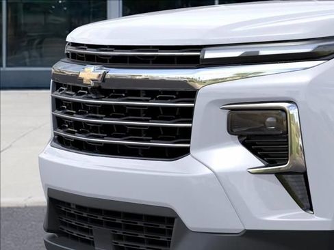 New 2026 Chevrolet Traverse LT w/ Driver Confidence Package AWD/4WD image 13