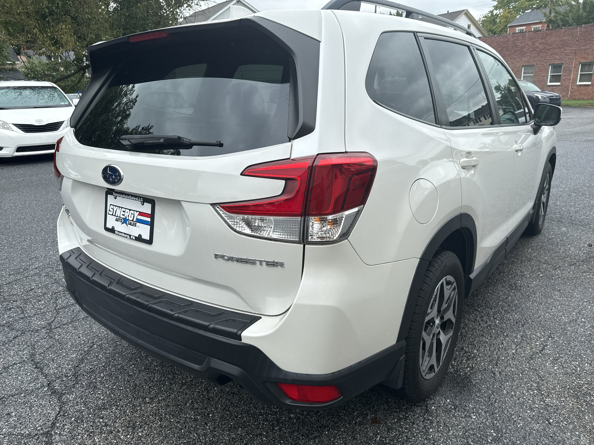 Used 2019 Subaru Forester Premium w/ All-Weather Package AWD/4WD image 5