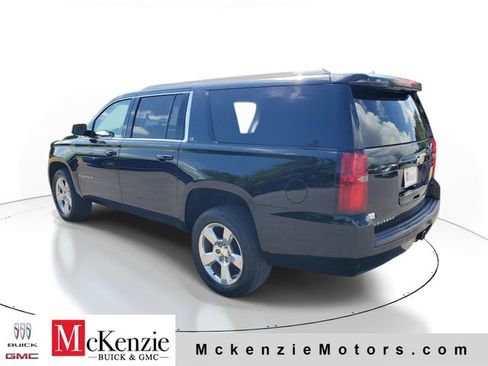 Used 2016 Chevrolet Suburban LT RWD image 4