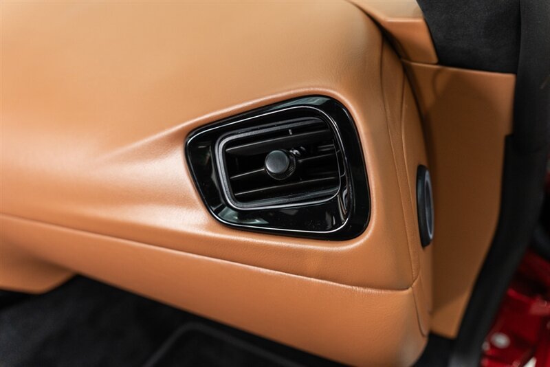 Used 2020 Aston Martin V8 Vantage Coupe RWD image 64