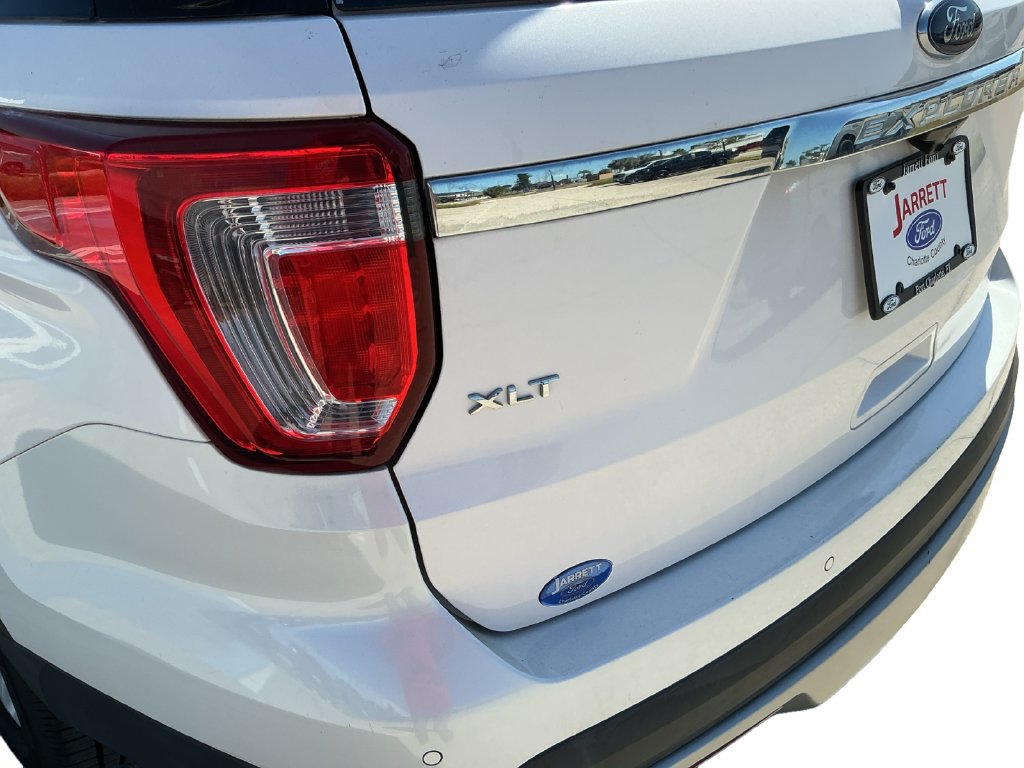 Used 2017 Ford Explorer XLT w/ Equipment Group 202A FWD image 11