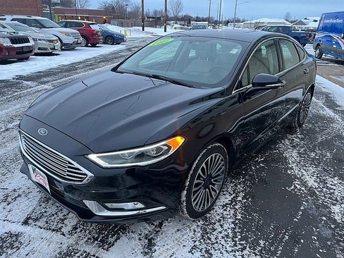 Used 2017 Ford Fusion SE image 6