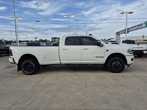 Used 2024 RAM 3500 Laramie w/ Night Edition AWD/4WD image 17