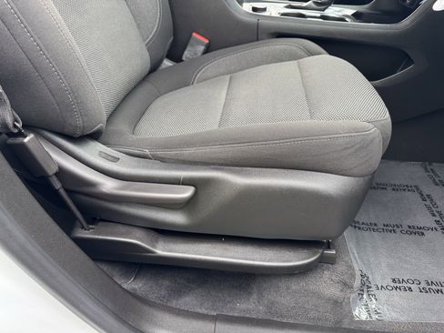Used 2023 Chevrolet Traverse LT FWD image 25