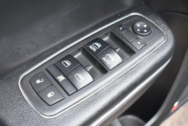 Used 2017 Chrysler 300 S RWD image 20