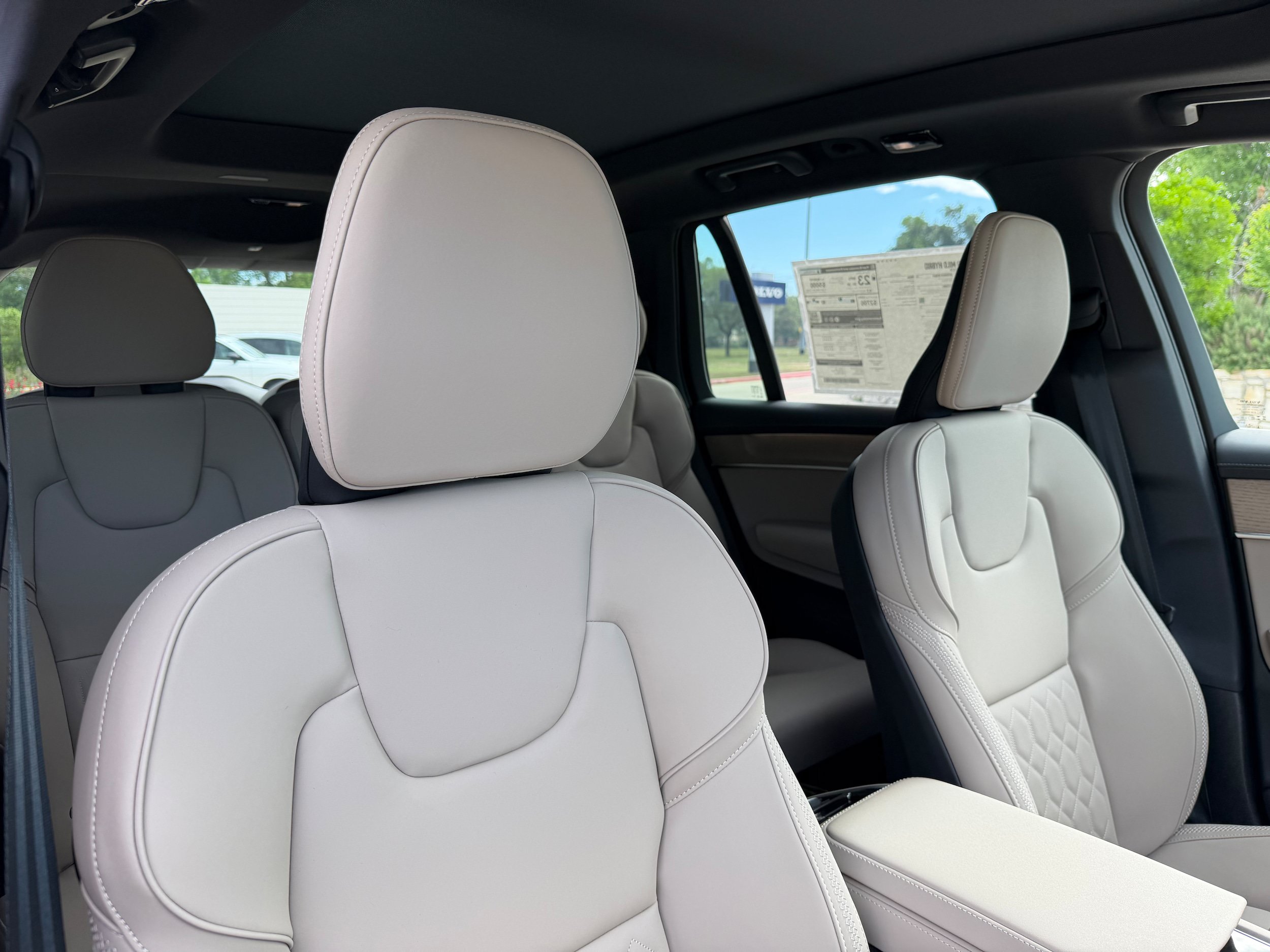 New 2026 Volvo XC90 B6 Plus w/ Protection Package Premier AWD/4WD image 9