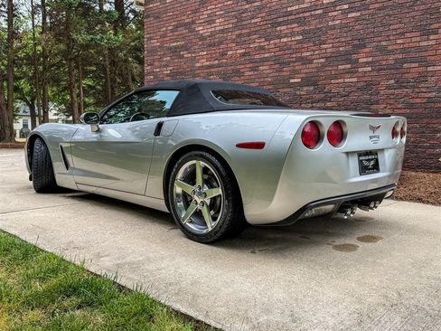 Used 2006 Chevrolet Corvette Convertible w/ Preferred Equipment Group RWD image 4