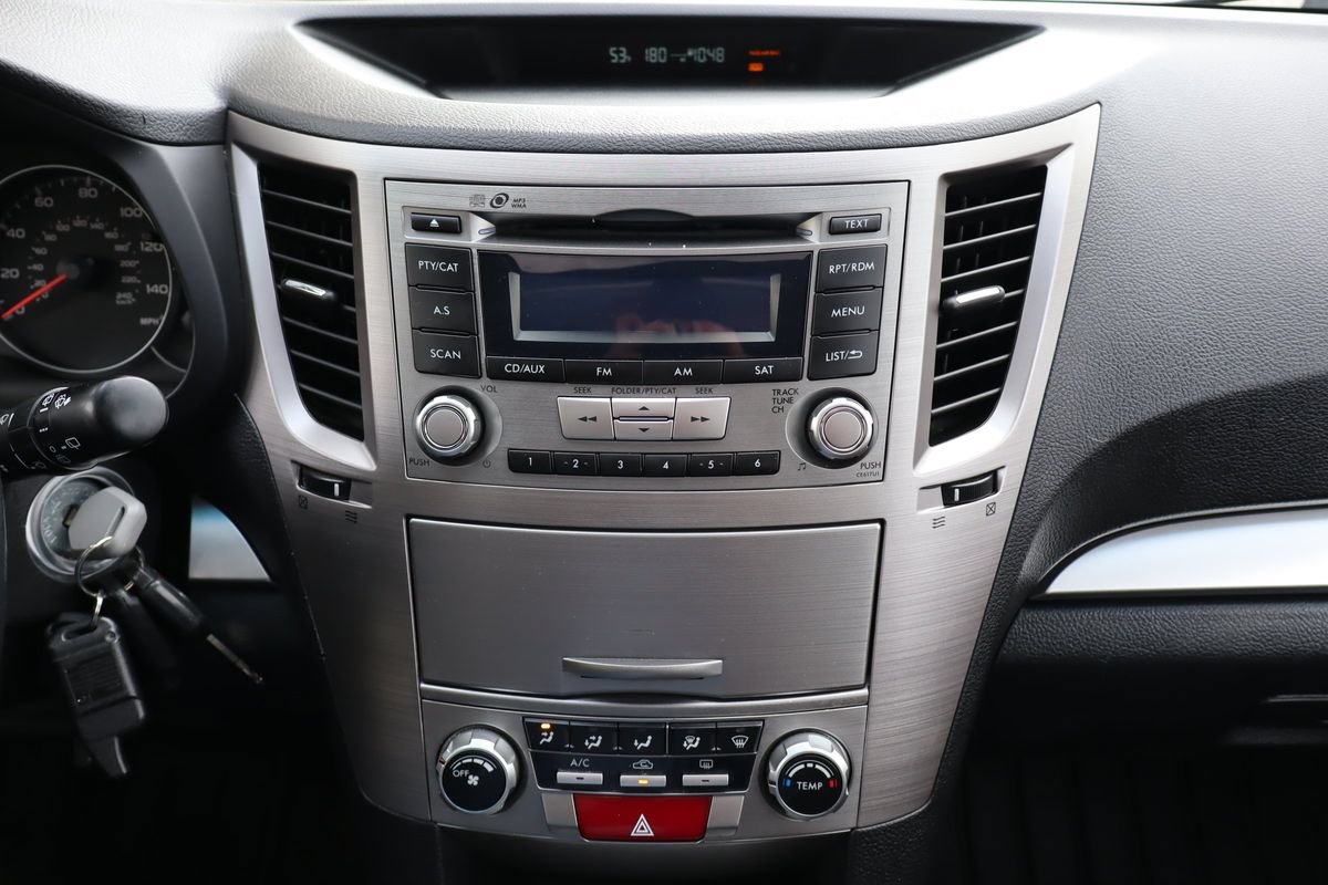 Used 2013 Subaru Outback 2.5i Premium AWD/4WD image 35
