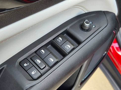 Used 2025 Jeep Compass Limited AWD/4WD image 12