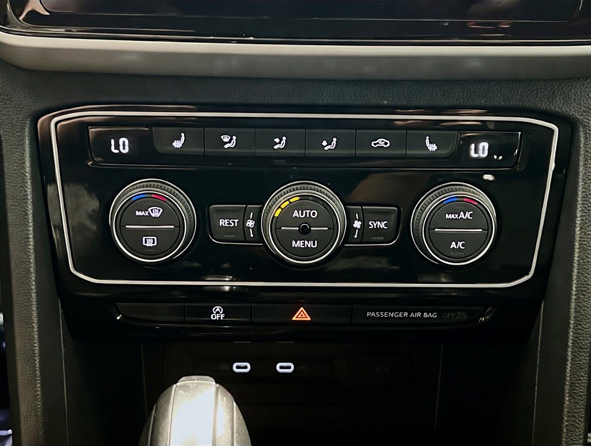 Used 2023 Volkswagen Atlas SE FWD image 11