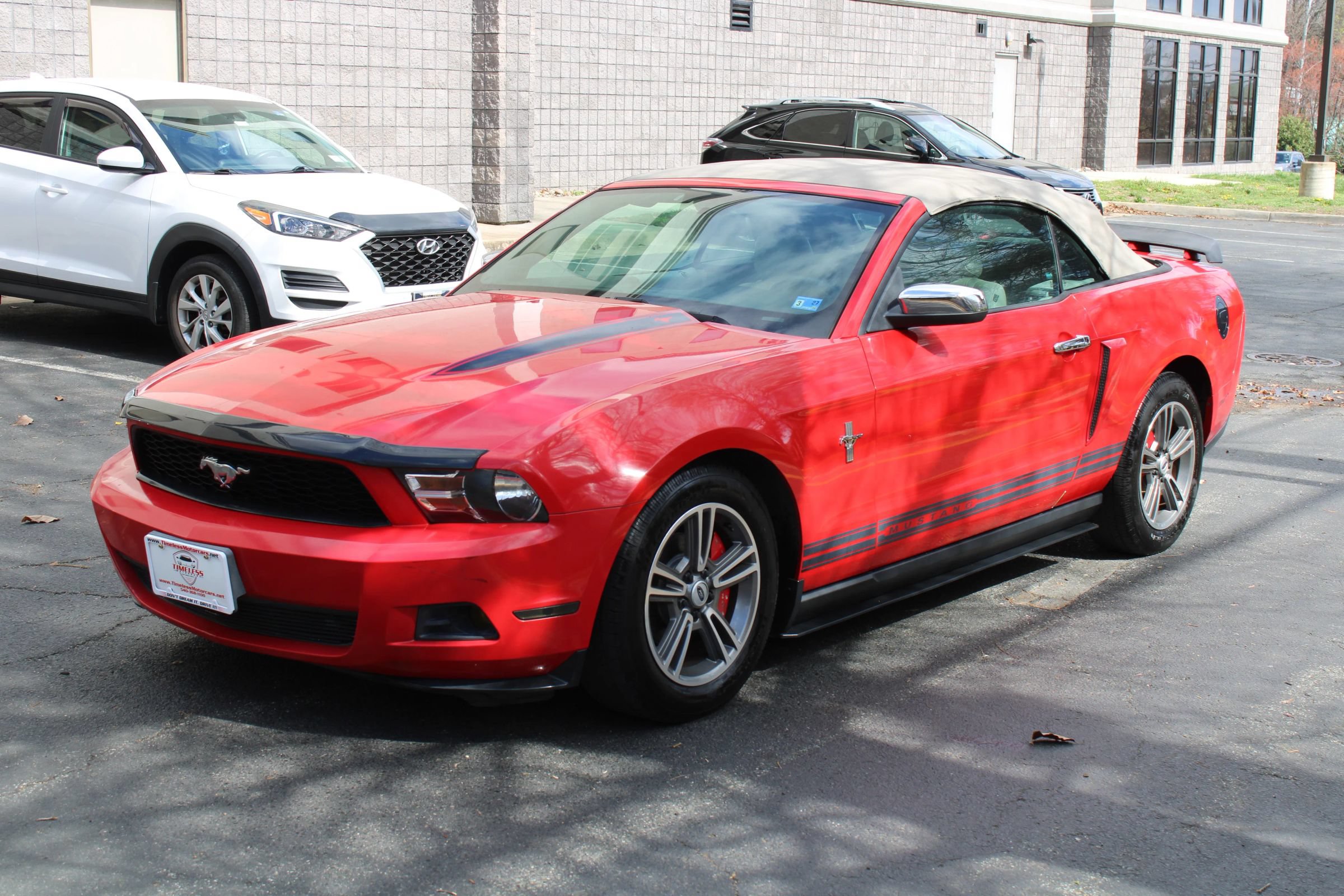 Used 2010 Ford Mustang Convertible RWD image 26
