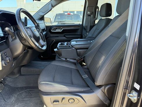 Used 2024 Chevrolet Silverado 1500 LT image 23