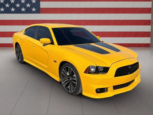 Used 2012 Dodge Charger SRT8 Super Bee w/ Driver Convenience Group II RWD image 2