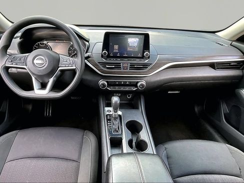 Used 2025 Nissan Altima 2.5 SV FWD image 8