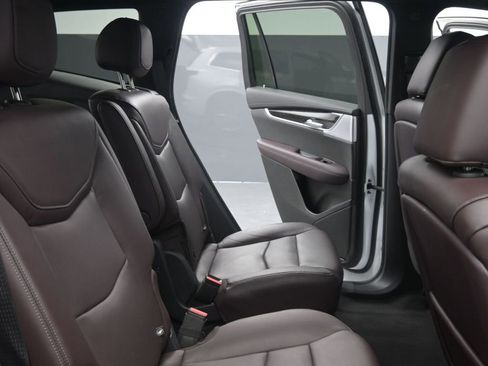 Used 2020 Cadillac XT6 Premium Luxury image 17