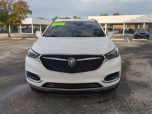 Used 2021 Buick Enclave Essence image 9