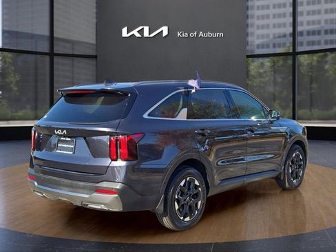 Used 2025 Kia Sorento S w/ Panoramic Sunroof Package FWD image 10