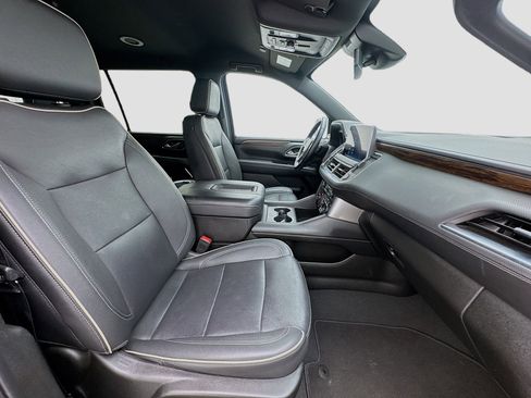 Used 2023 Chevrolet Suburban Premier image 20