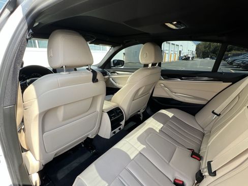 Used 2018 BMW 530i xDrive AWD/4WD image 23