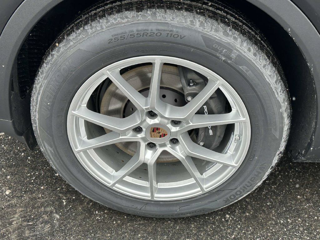 Used 2026 Porsche Cayenne Coupe AWD/4WD image 11