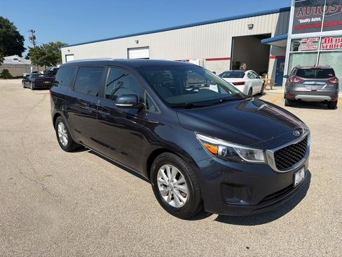 Used 2016 Kia Sedona LX w/ LX Convenience Package FWD image 2