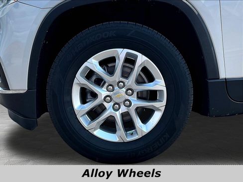 Used 2020 Chevrolet Traverse LT FWD image 34