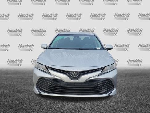 Used 2018 Toyota Camry LE image 9