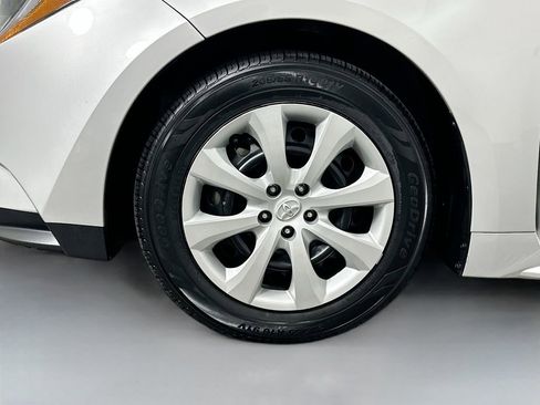 Certified 2024 Toyota Corolla LE image 29