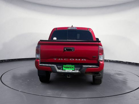 Used 2021 Toyota Tacoma TRD Off-Road w/ TRD Premium Off Road Package AWD/4WD image 5