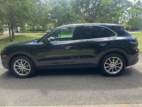 Used 2024 Porsche Cayenne AWD/4WD image 4