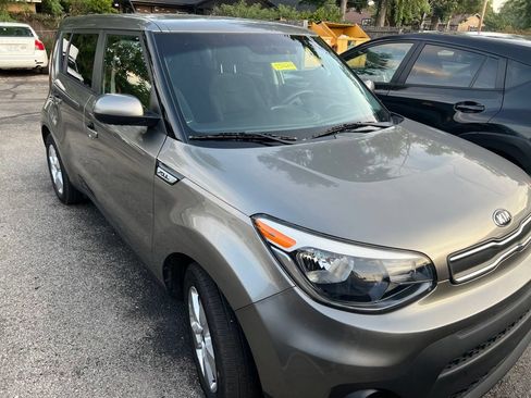 Used 2019 Kia Soul FWD image 3