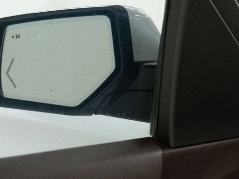 Used 2016 GMC Yukon Denali w/ Open Road Package image 12