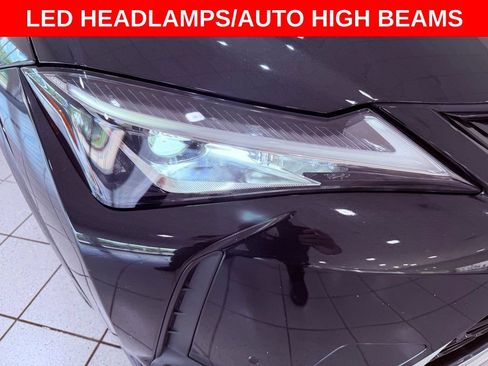 Certified 2022 Lexus UX 200 w/ Premium Package FWD image 10