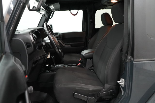 Used 2018 Jeep Wrangler Sport w/ Connectivity Group AWD/4WD image 11