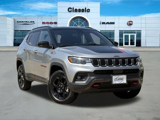 Used 2024 Jeep Compass Trailhawk AWD/4WD video 1