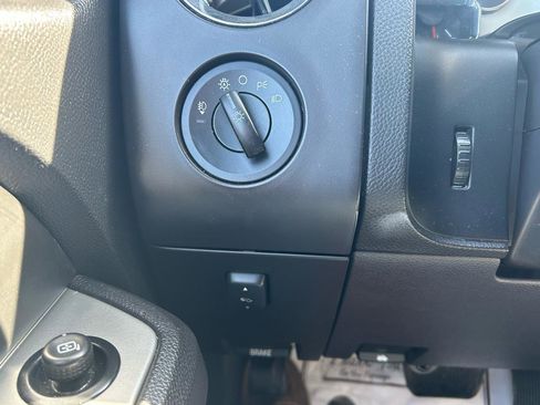 Used 2007 Ford Expedition EL XLT image 27