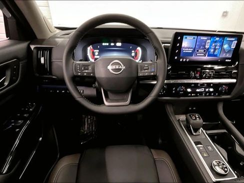 New 2026 Nissan Pathfinder Platinum image 21