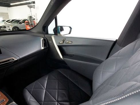 Used 2022 BMW iX xDrive50 w/ Premium Package AWD/4WD image 7
