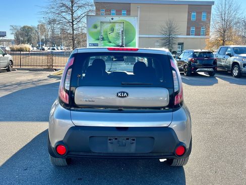 Used 2015 Kia Soul + image 7