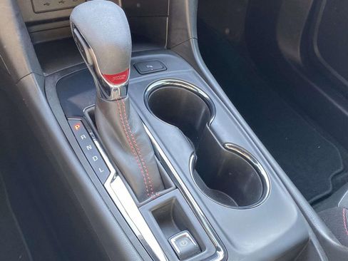 Used 2024 Chevrolet Equinox RS FWD image 30