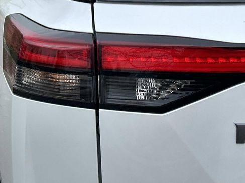 New 2026 Nissan Pathfinder Platinum AWD/4WD image 12