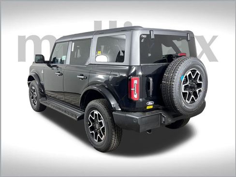 New 2026 Ford Bronco Outer Banks image 9